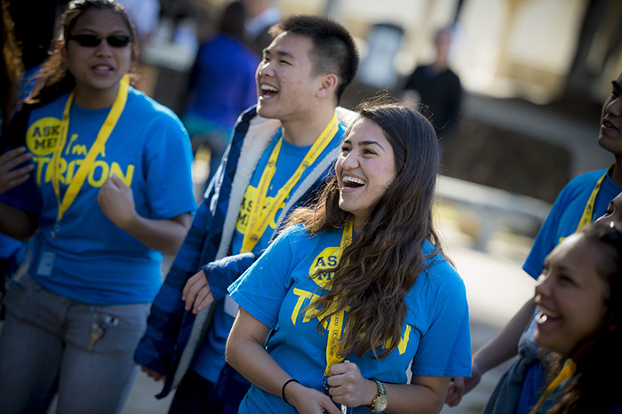 Student volunteers greeting newly admitted students at UC San Diego Triton Days