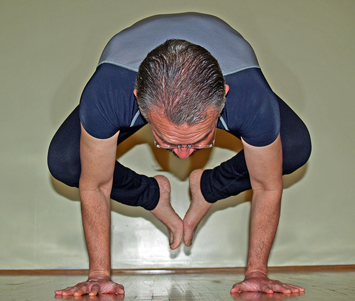 Arturo Galvez does yoga