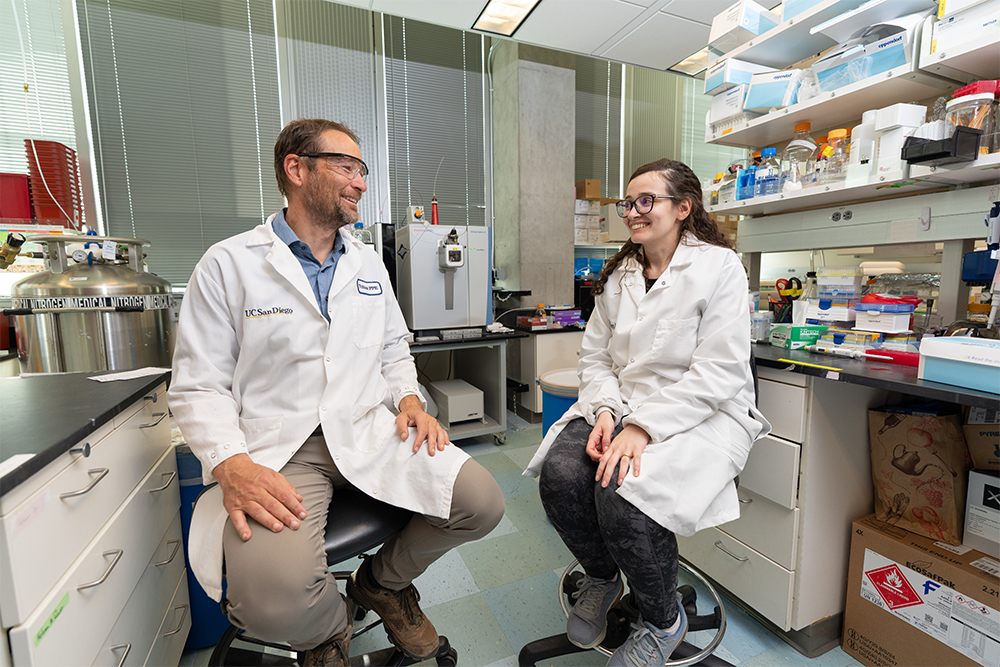 Pieter Dorrestein, Ph.D., (left) and Helena Mannochio Russo, Ph.D. (right)