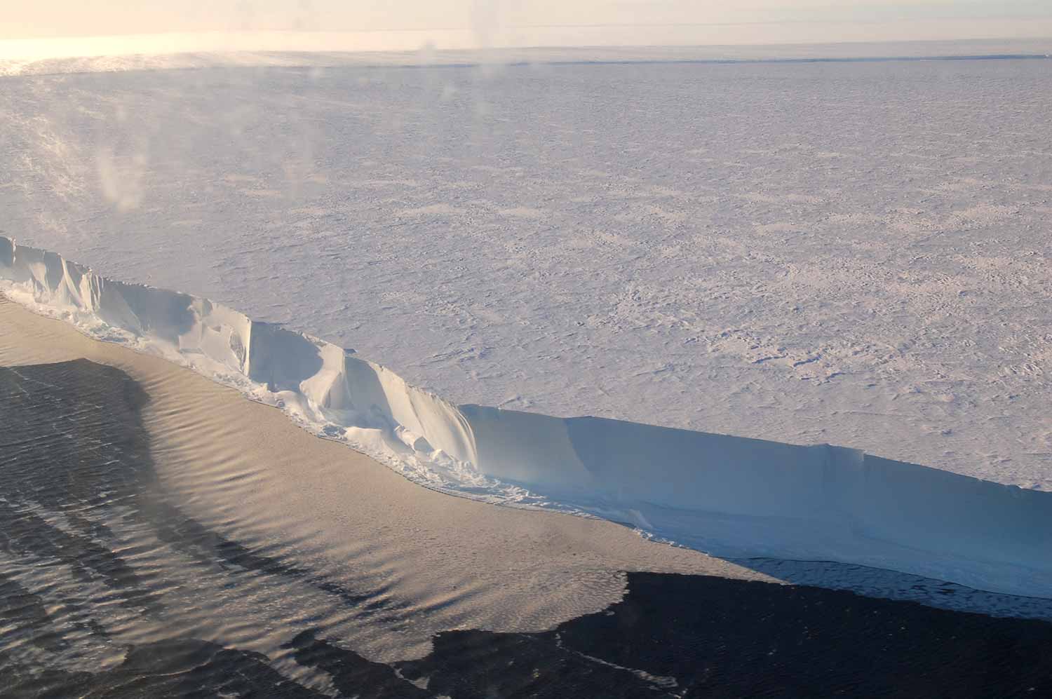 Image: The front of the Ross Ice Shelf