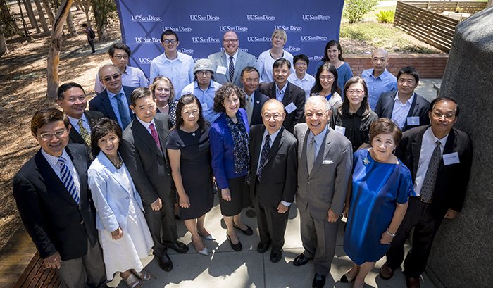 J. Yang & Family Foundation members along with UC San Diego administration