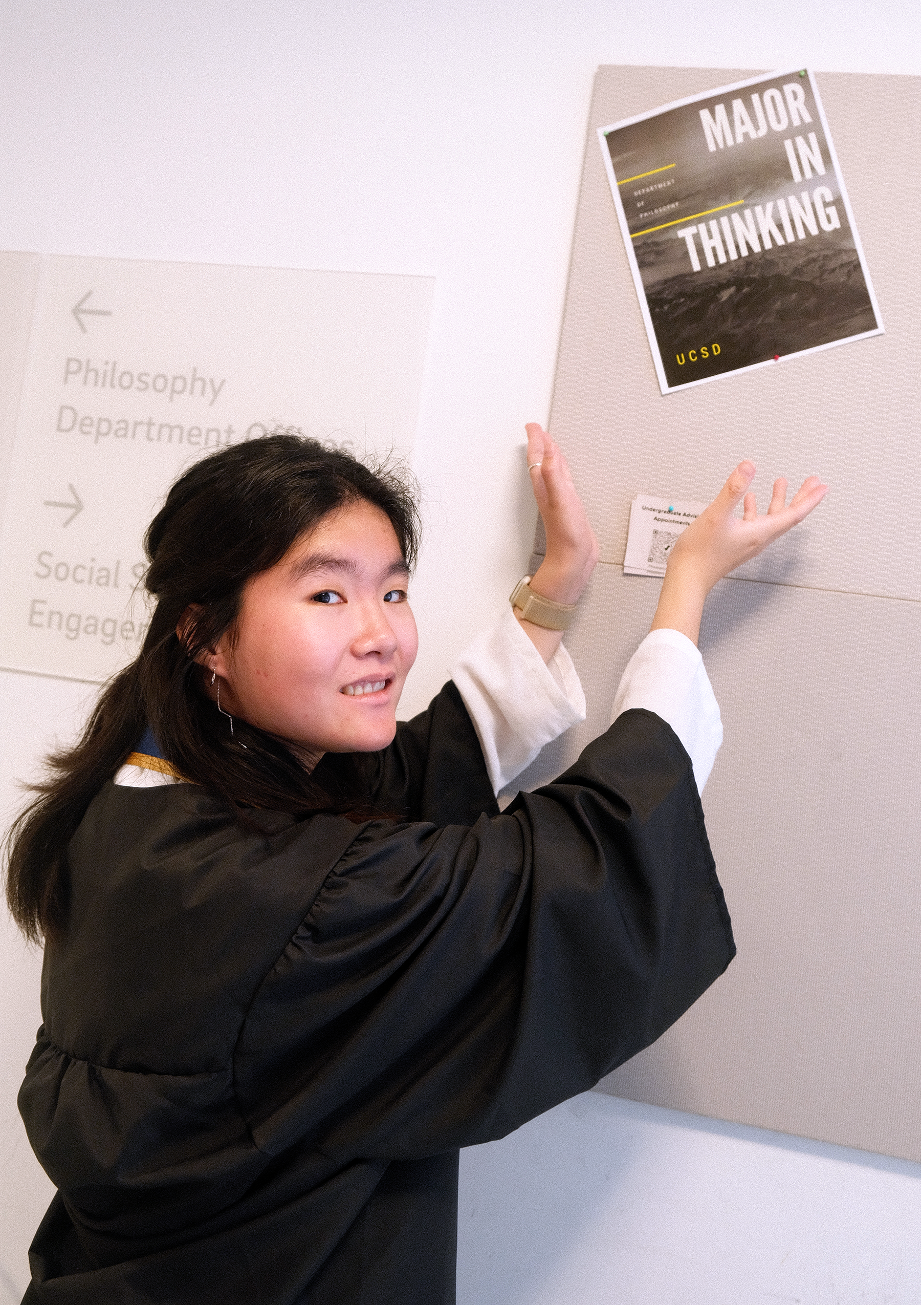 Portrait of Yao Yu in her graduation gown