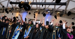 School of Medicine Presents its Largest Graduating Class