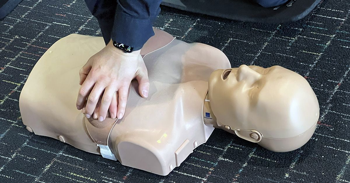 Hands on mannequin