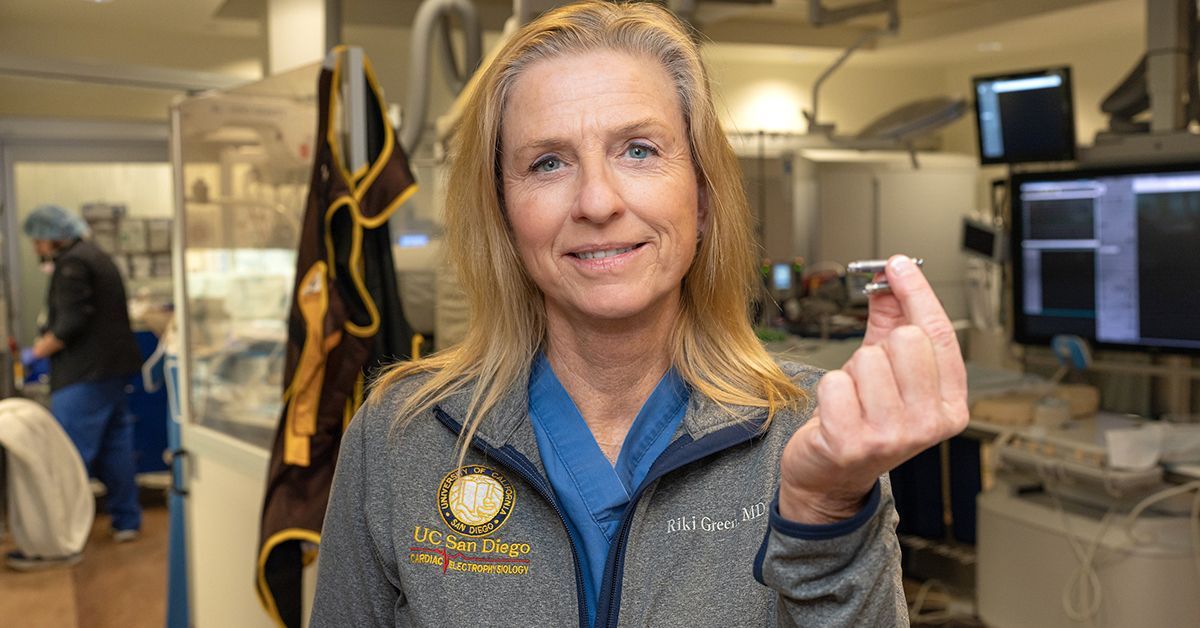 Ulrika Birgersdotter-Green, MD holding the leadless pacemaker device.