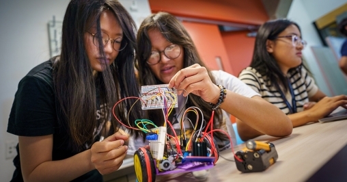  A Summer Jumpstart for Incoming Engineering and Computer Science Students