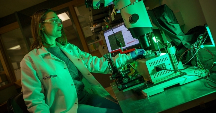 Stephanie I. Fraley, UC San Diego associate professor of bioengineering, in a lab setting