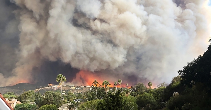 Wildfire smoke plume from Woolsey Fire. 