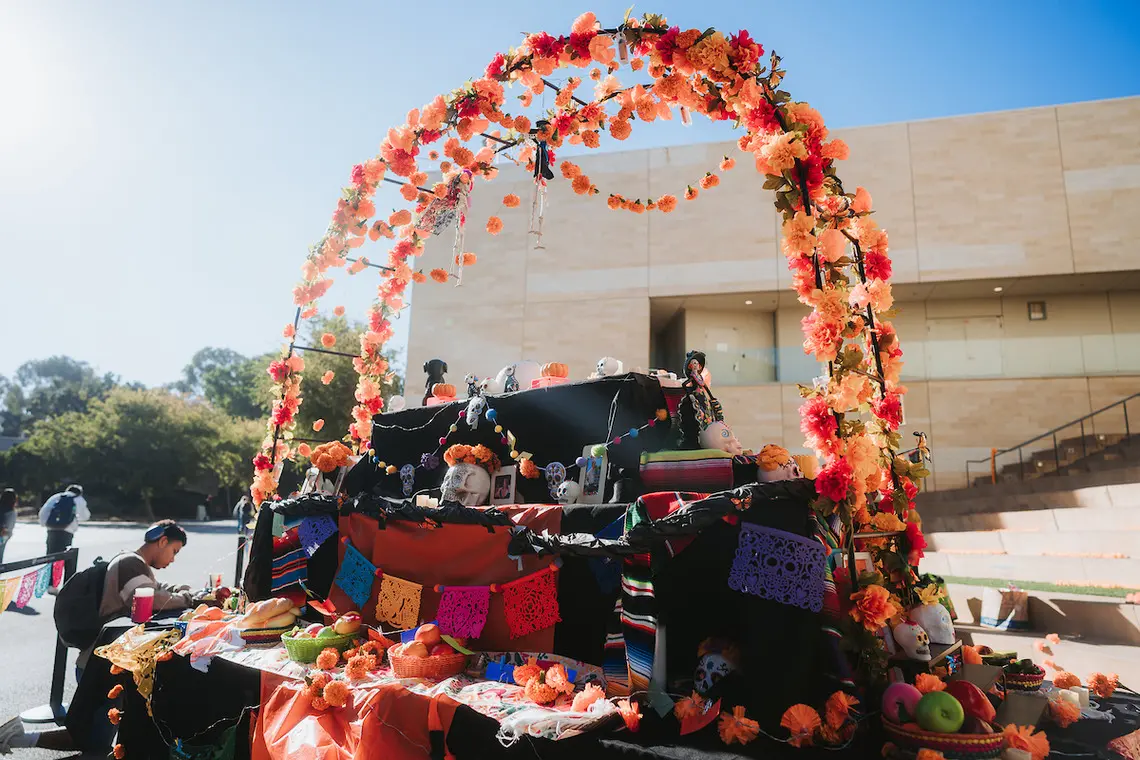 Ofrenda at Triton Steps