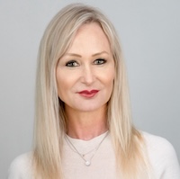 headshot of Sara Baxter