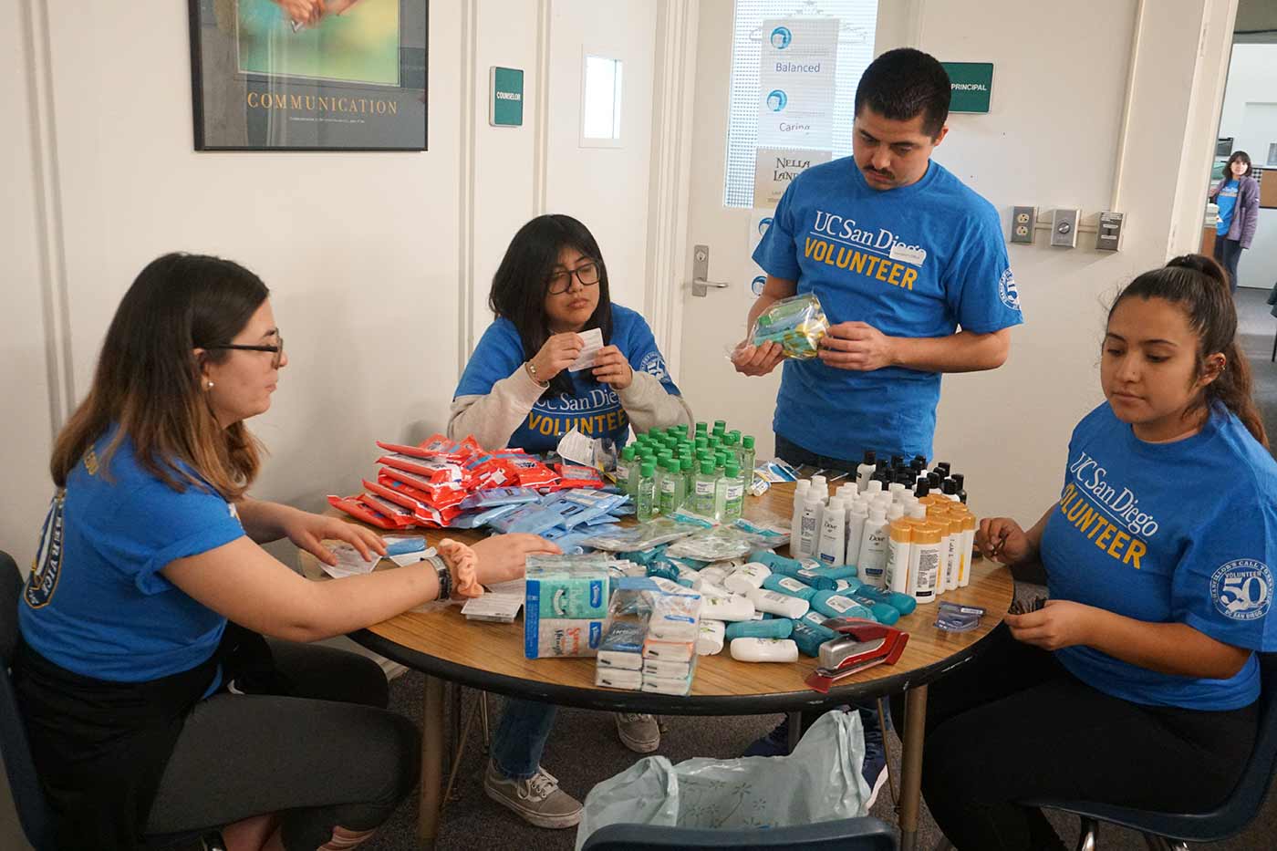 San Diego undergraduate volunteers.