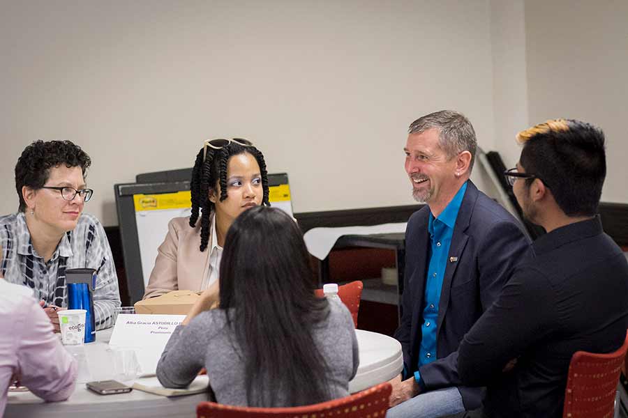 Latin American delegates visit UC San Diego