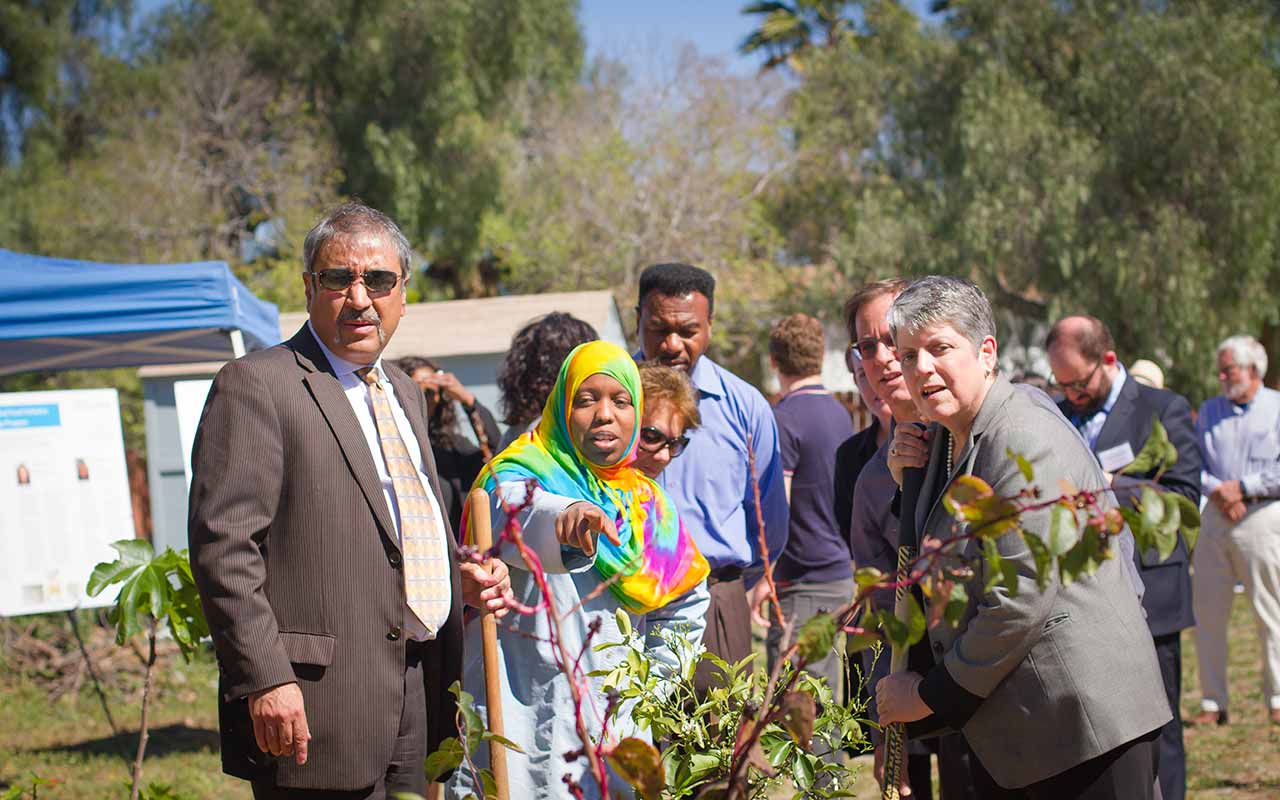 UC President Janet Napolitano Visits UC San Diego Global Food Initiative Project