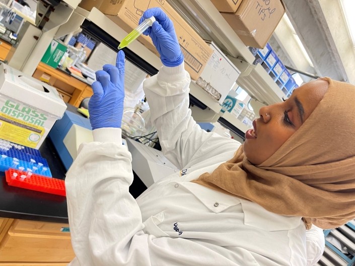 Farah working in the lab
