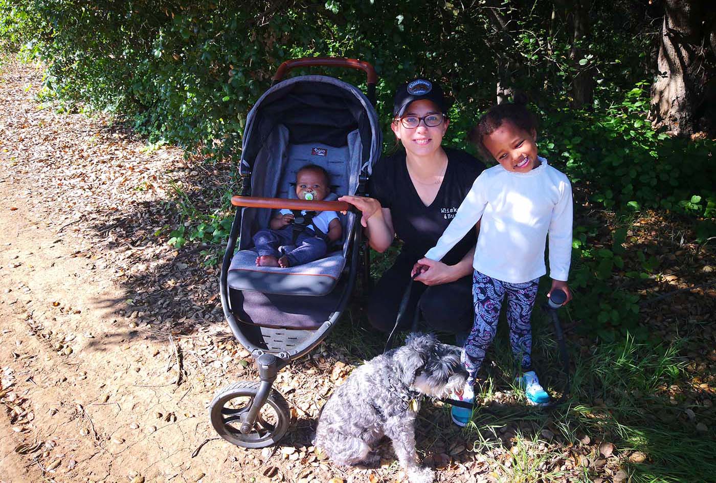 Elizabeth Lyons with her daughters