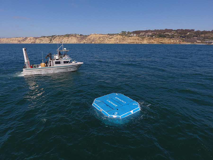 Research Vessel Bob and Betty Beyster helping to deploy the CalWave prototype off the Scripps Pier.