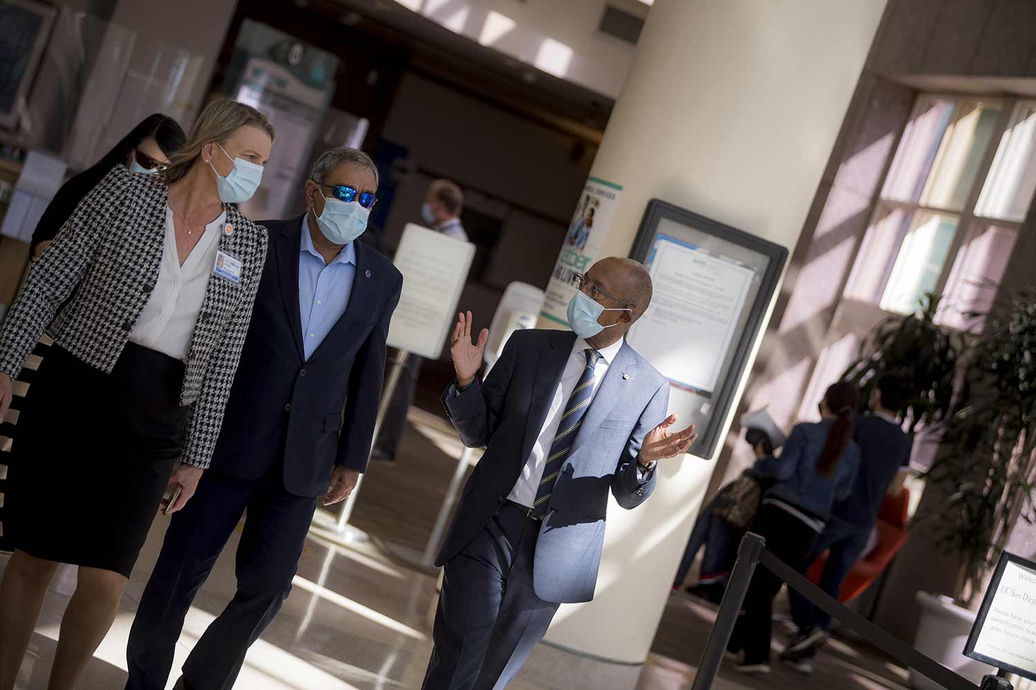 UC San Diego Health CEO Patty Maysent, UC San Diego Chancellor Pradeep K. Khosla and President Drake tour the Hillcrest Campus.