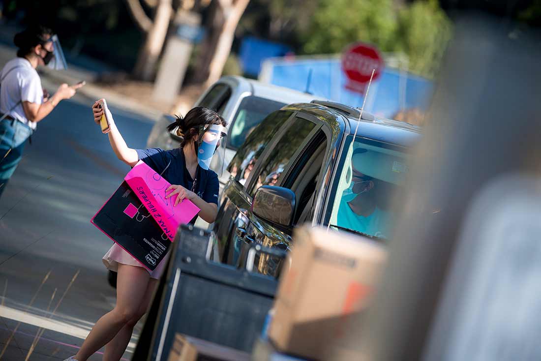 Students arriving to move in on campus.