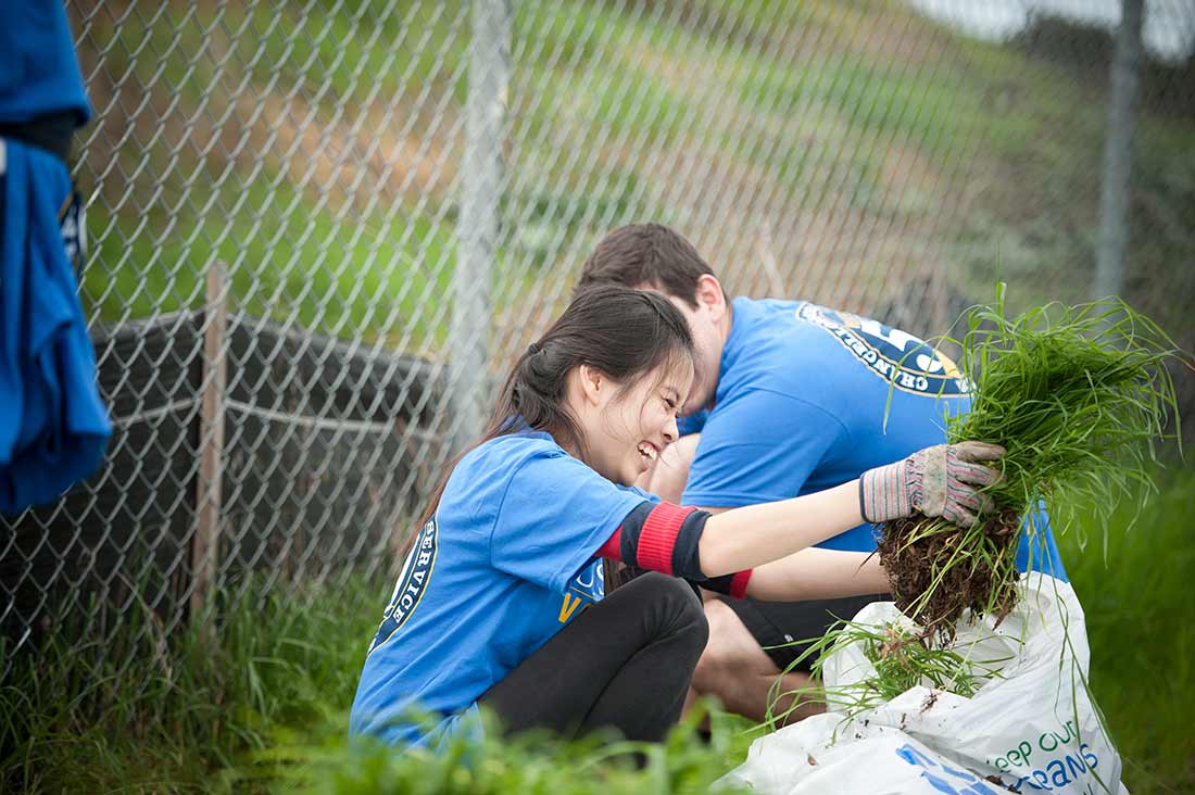 Student volunteers at past service project.