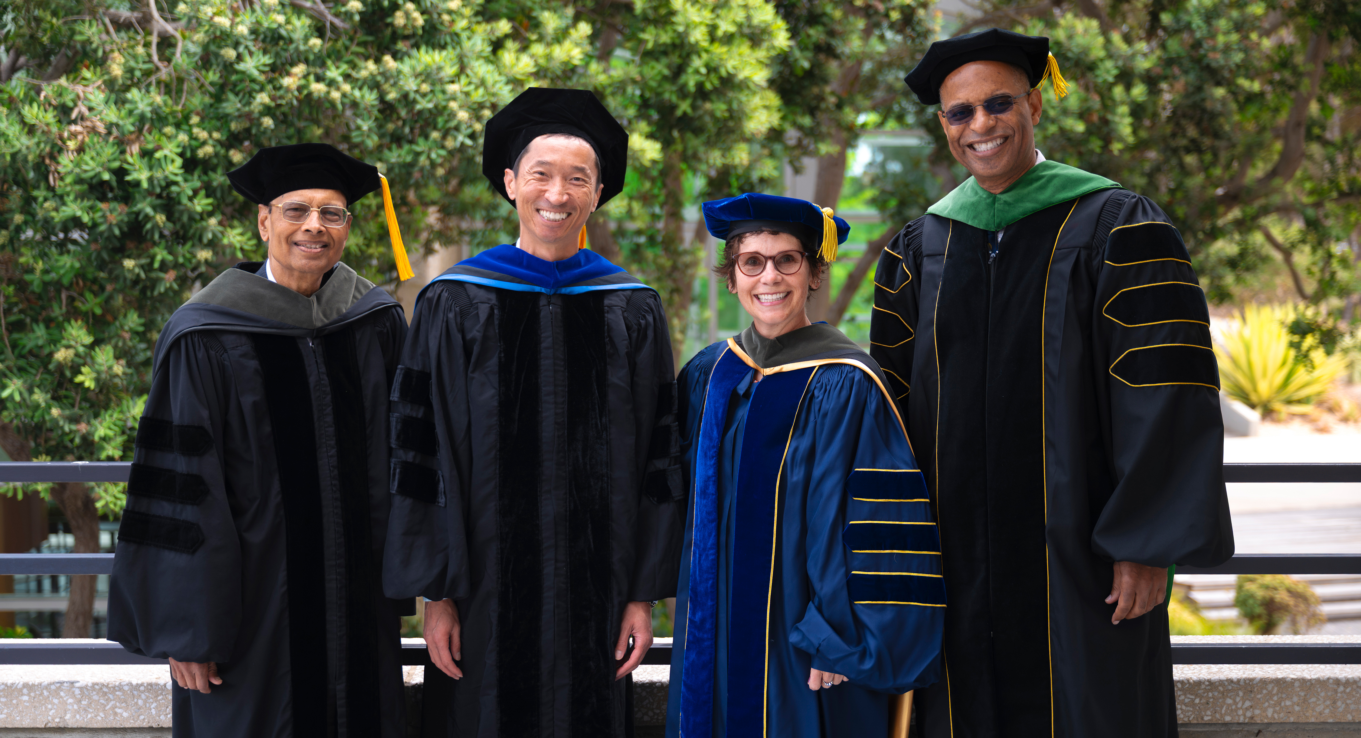 Group photo of vice chancellor for Health Sciences and Skaggs School of Pharmacy and Pharmaceutical Sciences leadership.