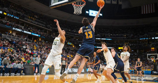 Slideshow: UC San Diego Basketball Debuts on the National Stage