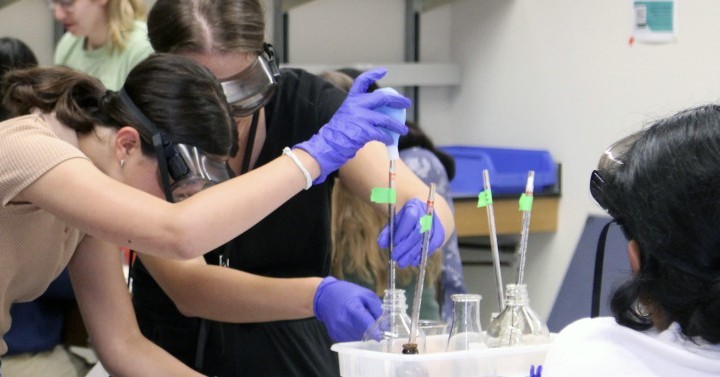 Slideshow: Students dropped liquid into beakers