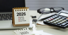 A desk calendar with 2026 at the top and 