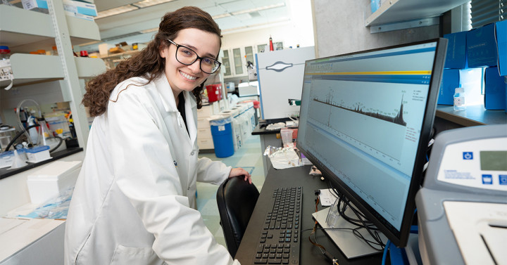 Photo of Helena Mannochio Russo, Ph.D.